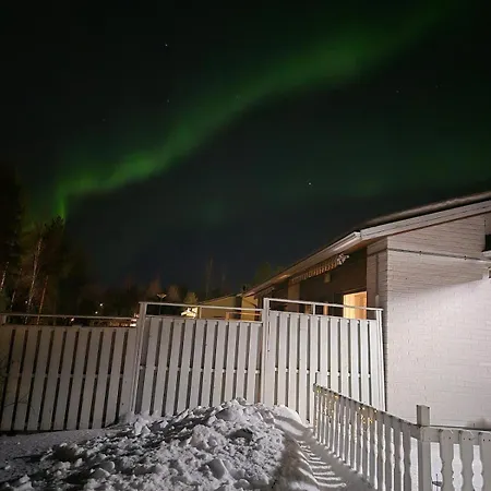 Three Bedroom Apartment, Sauna, Free Parking And Wifi Apartman