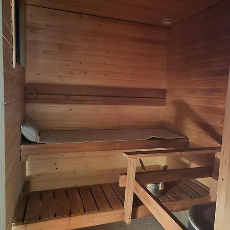 Apartmán Three Bedroom Apartment, Sauna, Free Parking And Wifi *