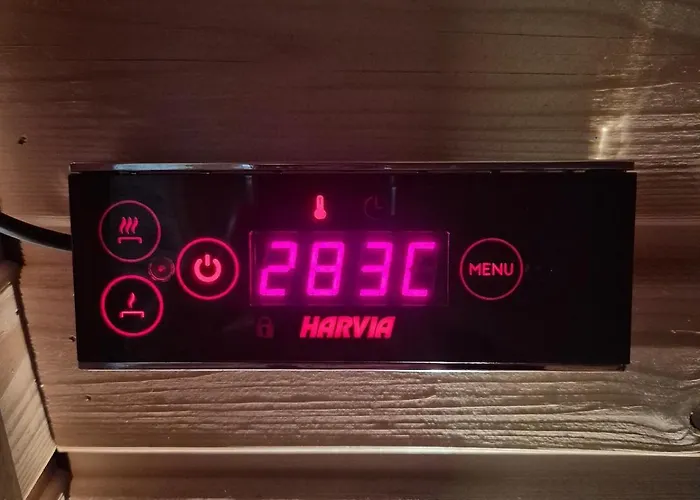 Three Bedroom Apartment, Sauna, Free Parking And Wifi Apartament