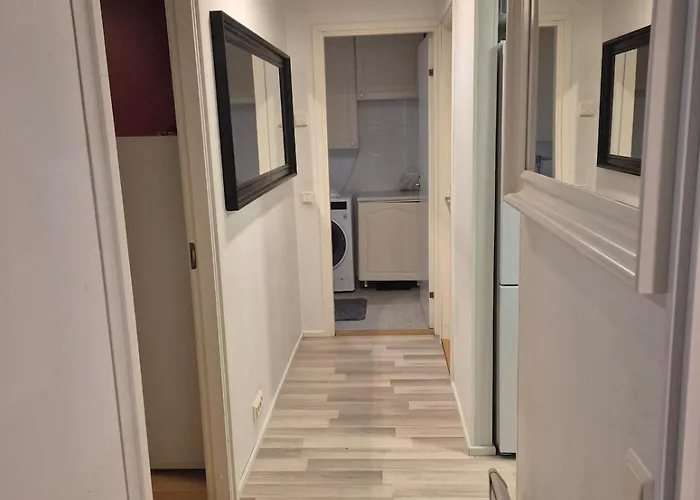 Three Bedroom Apartment, Sauna, Free Parking And Wifi